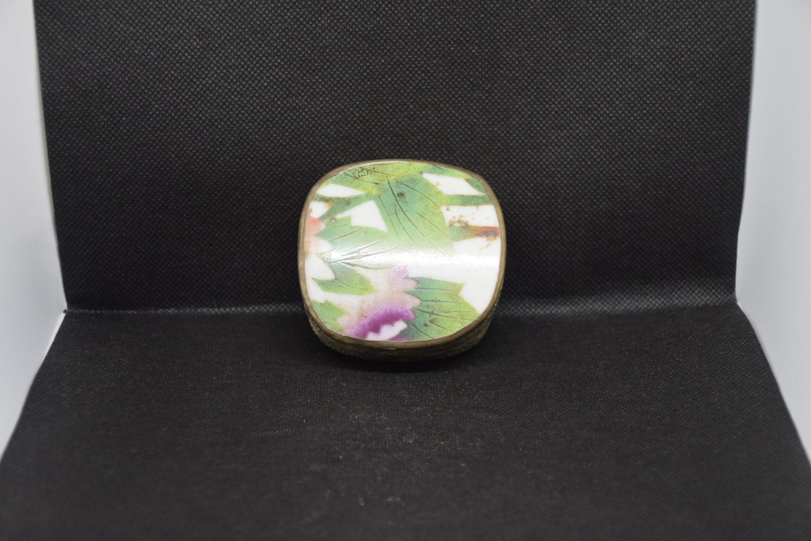 pill box, trinket box, porcelain lid, silvered brass, alpaca, vintage jewelry box, cuadrada